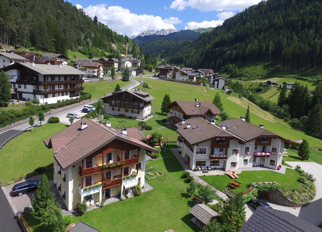 Apartments Vaiolet Santa Cristina Val Gardena Zewnętrze zdjęcie